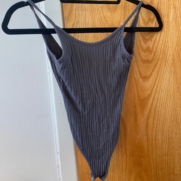 Aritzia Tops - Gray ribbed bodysuit